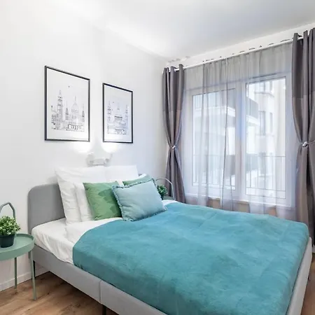 Rooftop Access - Balcony - -modern Βουδαπέστη