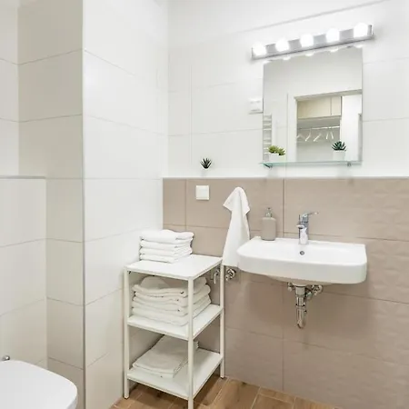 Rooftop Access - Balcony - -modern Διαμέρισμα